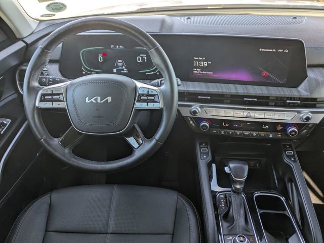 Used 2023 Kia Telluride EX w/ EX Captain's Chair Package image 27