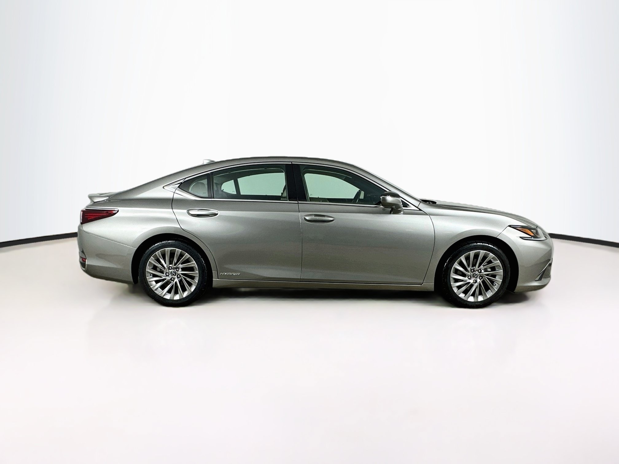Used 2019 Lexus ES 300h Ultra Luxury FWD image 10