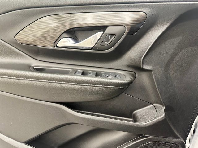 Used 2024 GMC Terrain SLE image 33