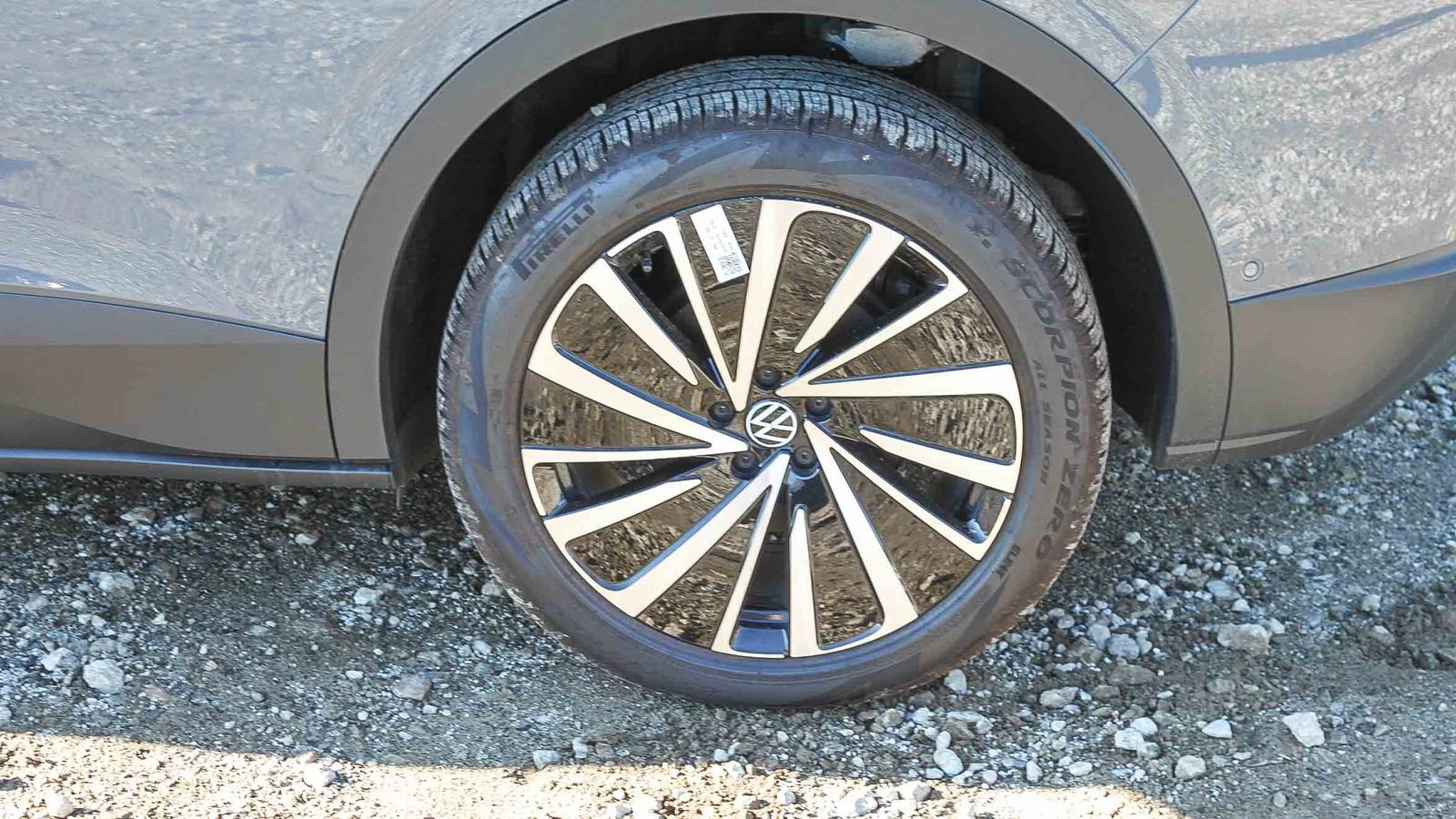 New 2025 Volkswagen ID.4 Pro AWD/4WD image 9
