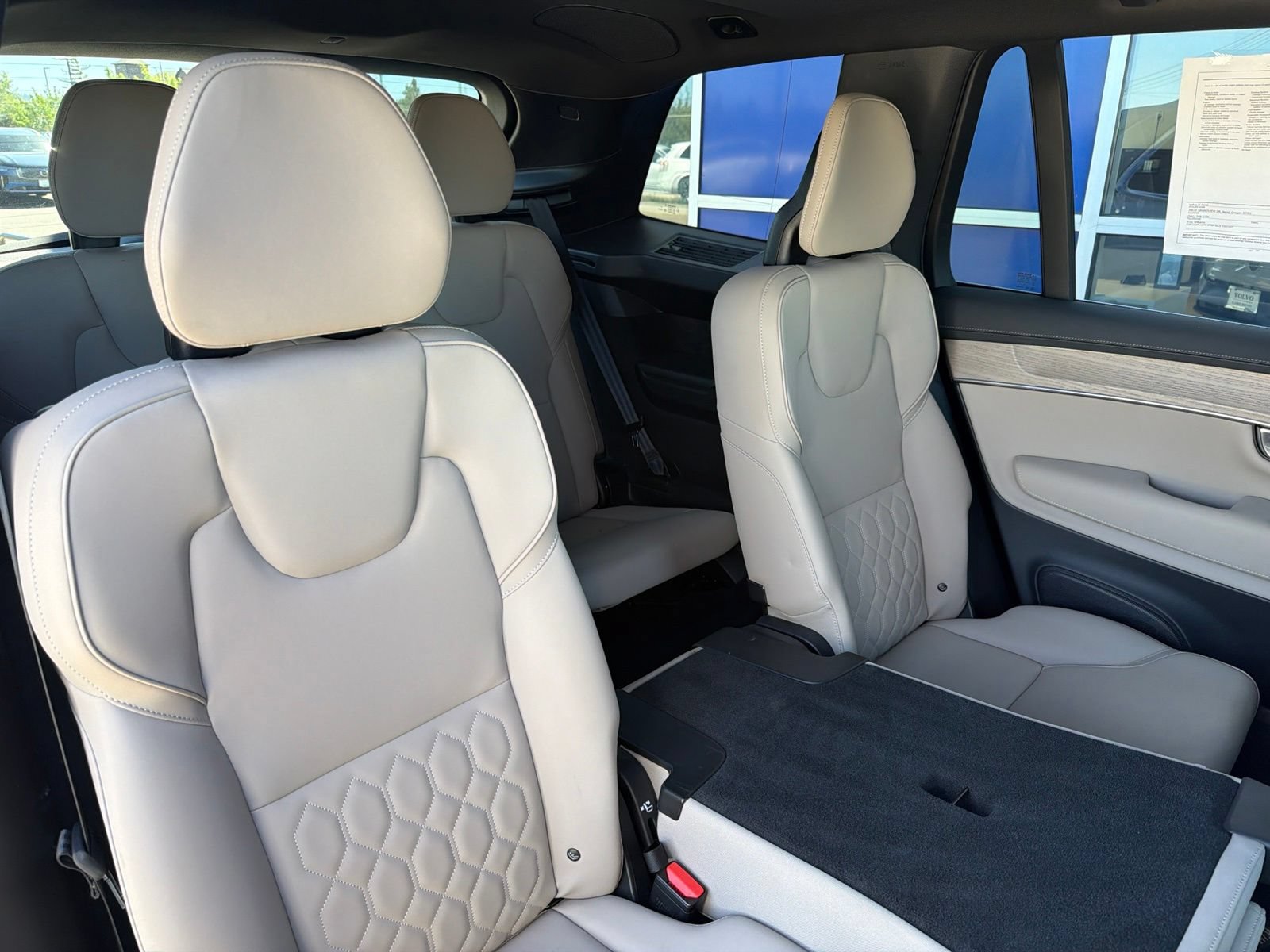 Used 2025 Volvo XC90 B6 Plus AWD/4WD image 24
