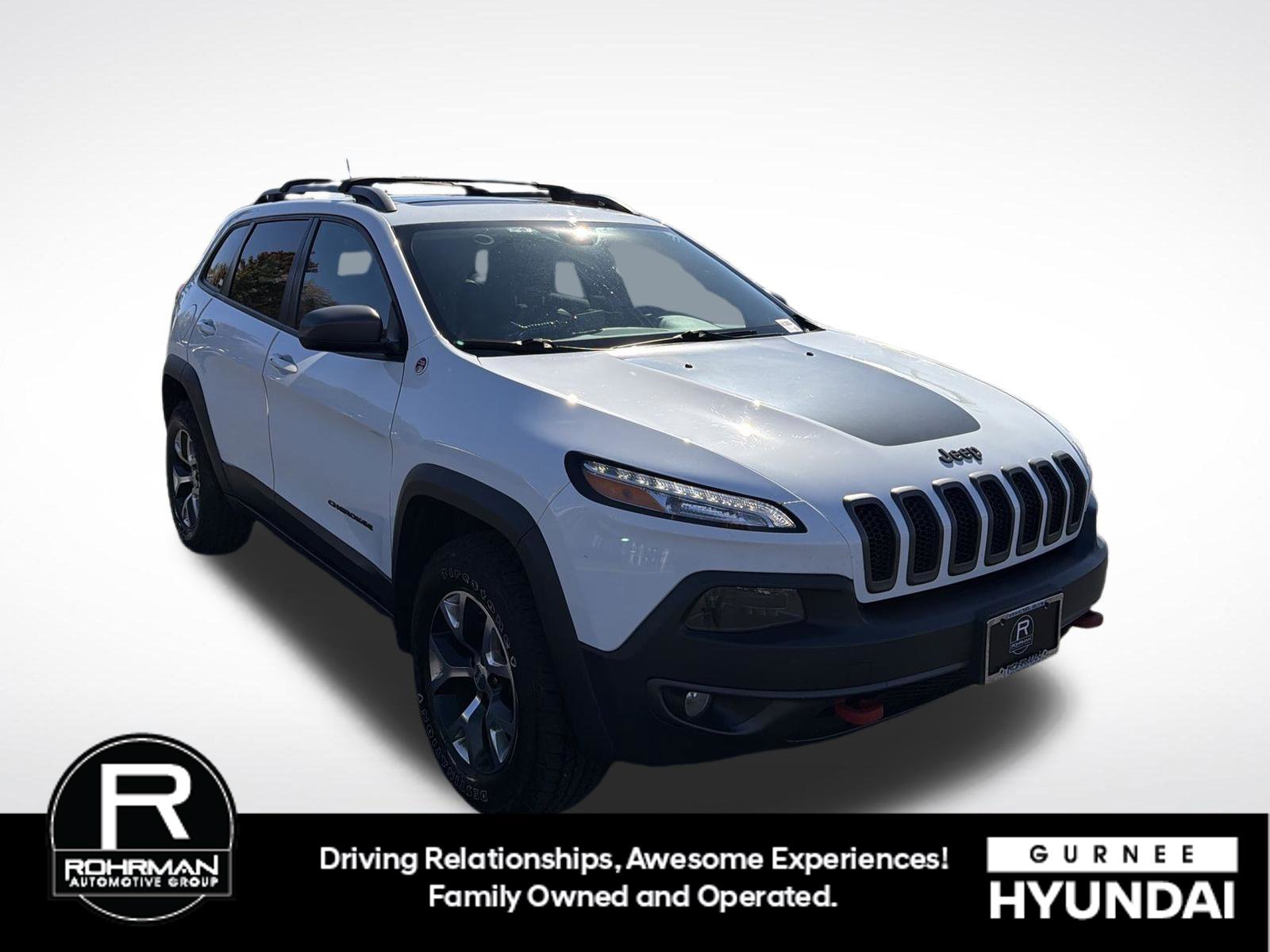 Used 2017 Jeep Cherokee Trailhawk w/ Comfort/Convenience Group AWD/4WD image 2