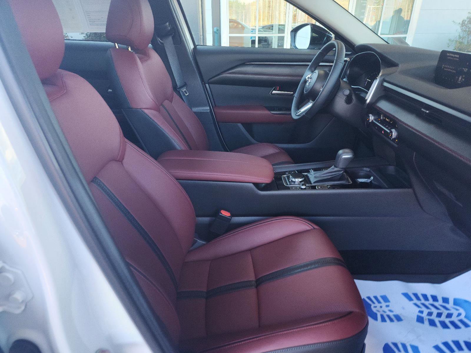 Certified 2025 MAZDA CX-50 AWD 2.5 Hybrid w/ Weather Package image 11