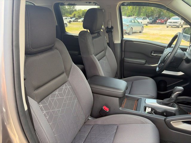 Used 2025 Nissan Frontier SV RWD image 13