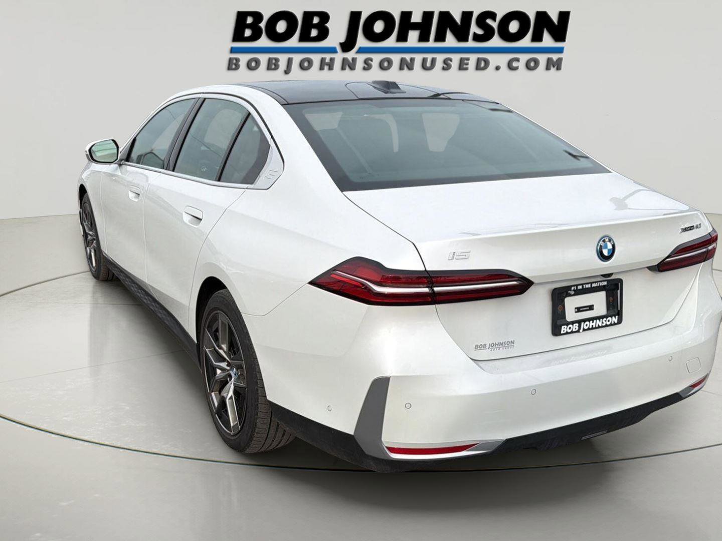 Used 2025 BMW i5 xDrive40 w/ Executive Package AWD/4WD image 5