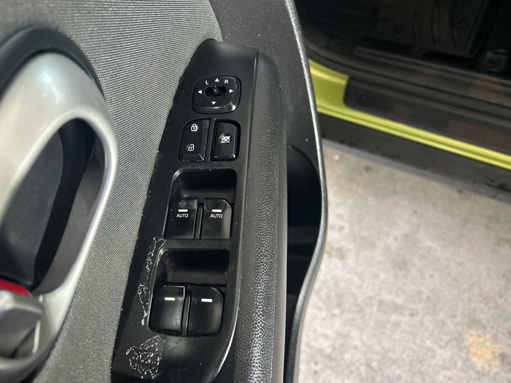Used 2014 Kia Soul + FWD image 32