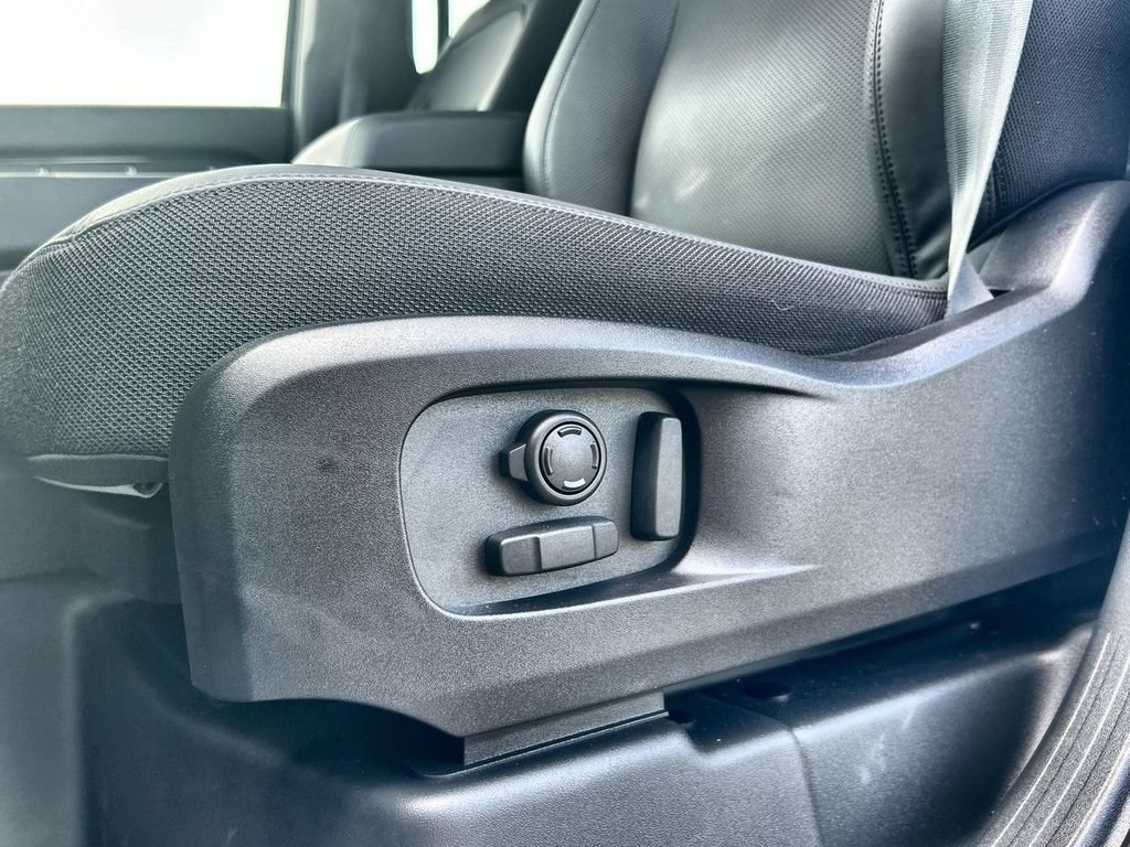 New 2026 Land Rover Defender 110 X AWD/4WD image 22