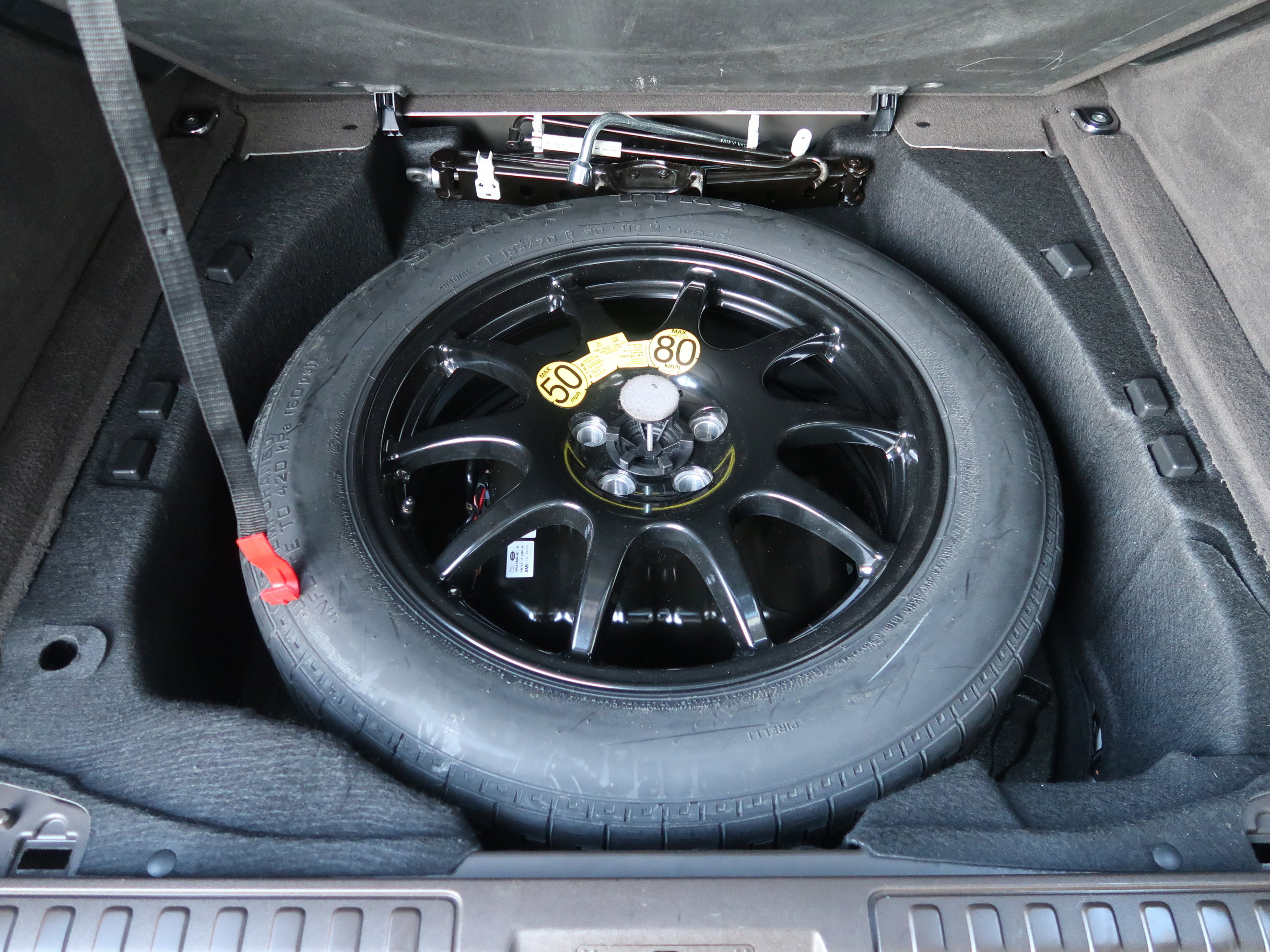 Used 2018 Land Rover Range Rover Sport SE image 47