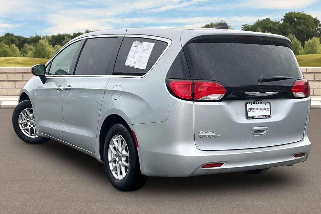 Used 2023 Chrysler Voyager LX FWD image 11