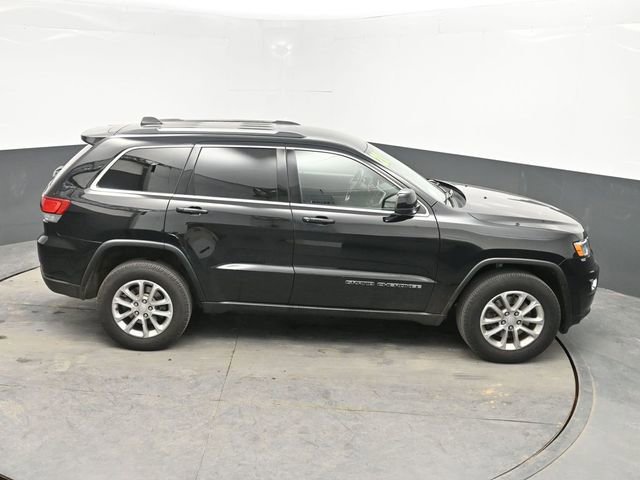 Used 2021 Jeep Grand Cherokee Laredo AWD/4WD image 28