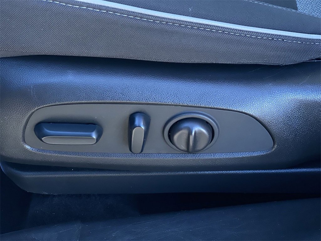 Used 2023 Chevrolet TrailBlazer LT w/ Convenience Package image 31