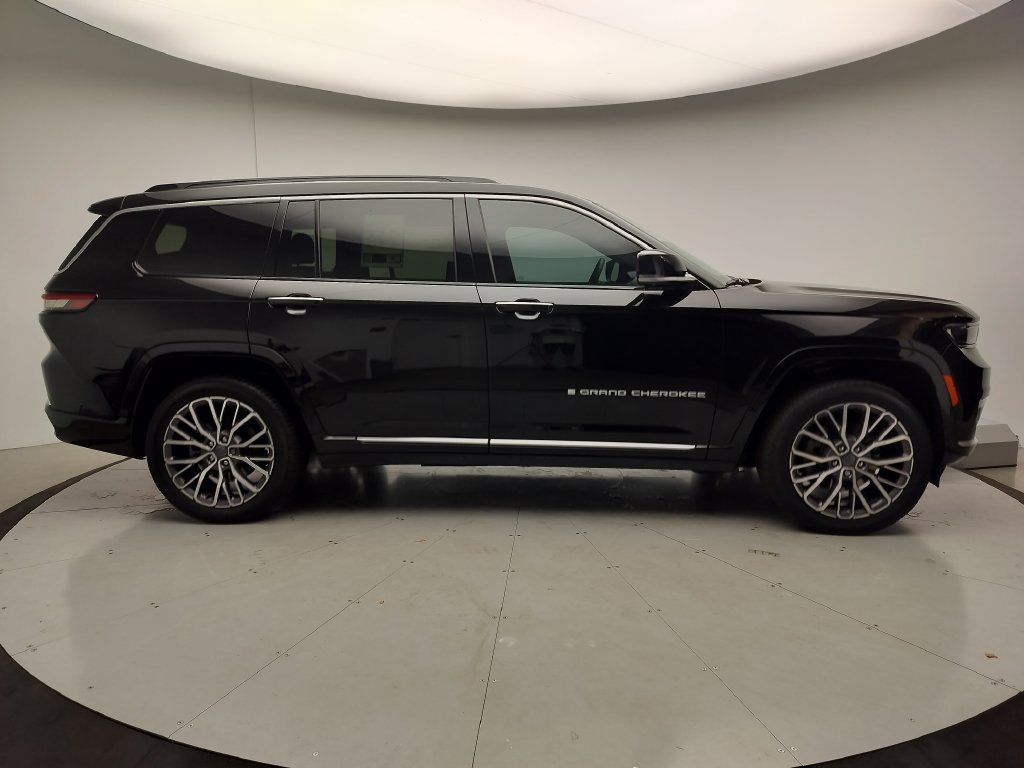 Used 2024 Jeep Grand Cherokee L Summit AWD/4WD image 4