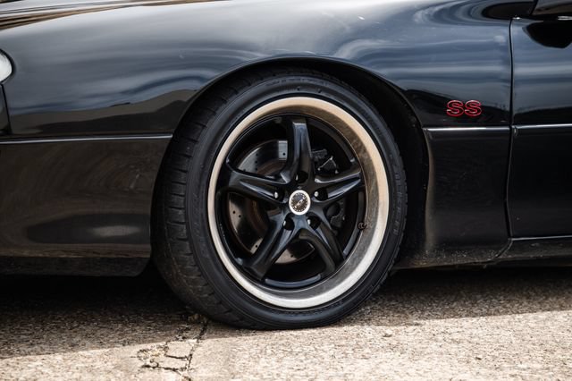 Used 2002 Chevrolet Camaro Z28 w/ SS Performance/Appearance Pkg RWD image 35