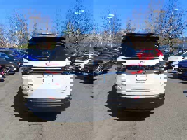 Certified 2023 Honda Pilot LX image 5