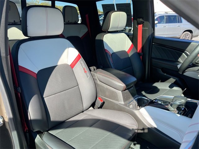 Used 2024 GMC Canyon AT4X image 28