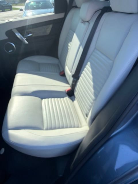 Used 2023 Land Rover Discovery Sport SE AWD/4WD image 11