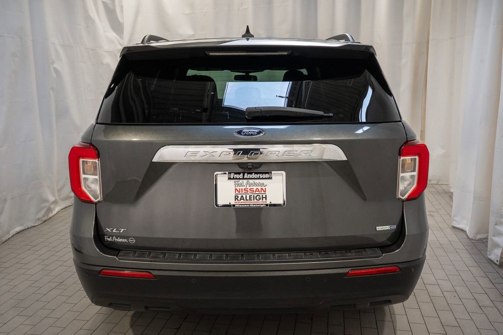 Used 2020 Ford Explorer XLT w/ Comfort Package image 4