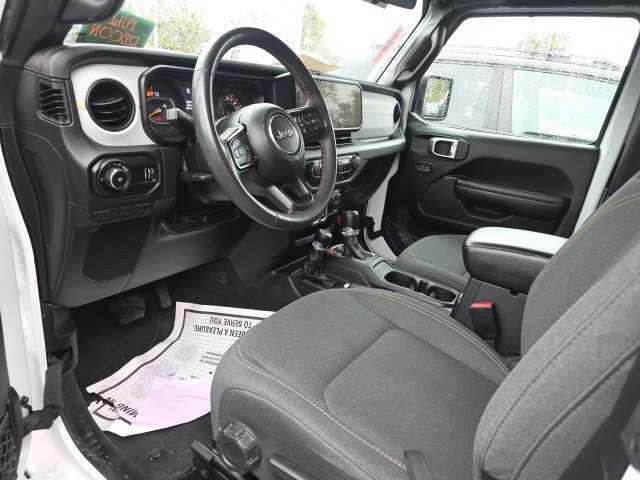 Used 2024 Jeep Wrangler Sport AWD/4WD image 9