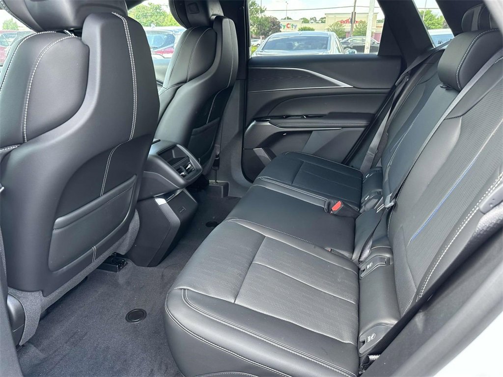 New 2025 Cadillac Lyriq Luxury image 13