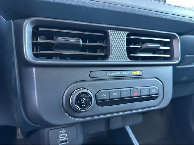 New 2026 Ford Maverick XL image 17