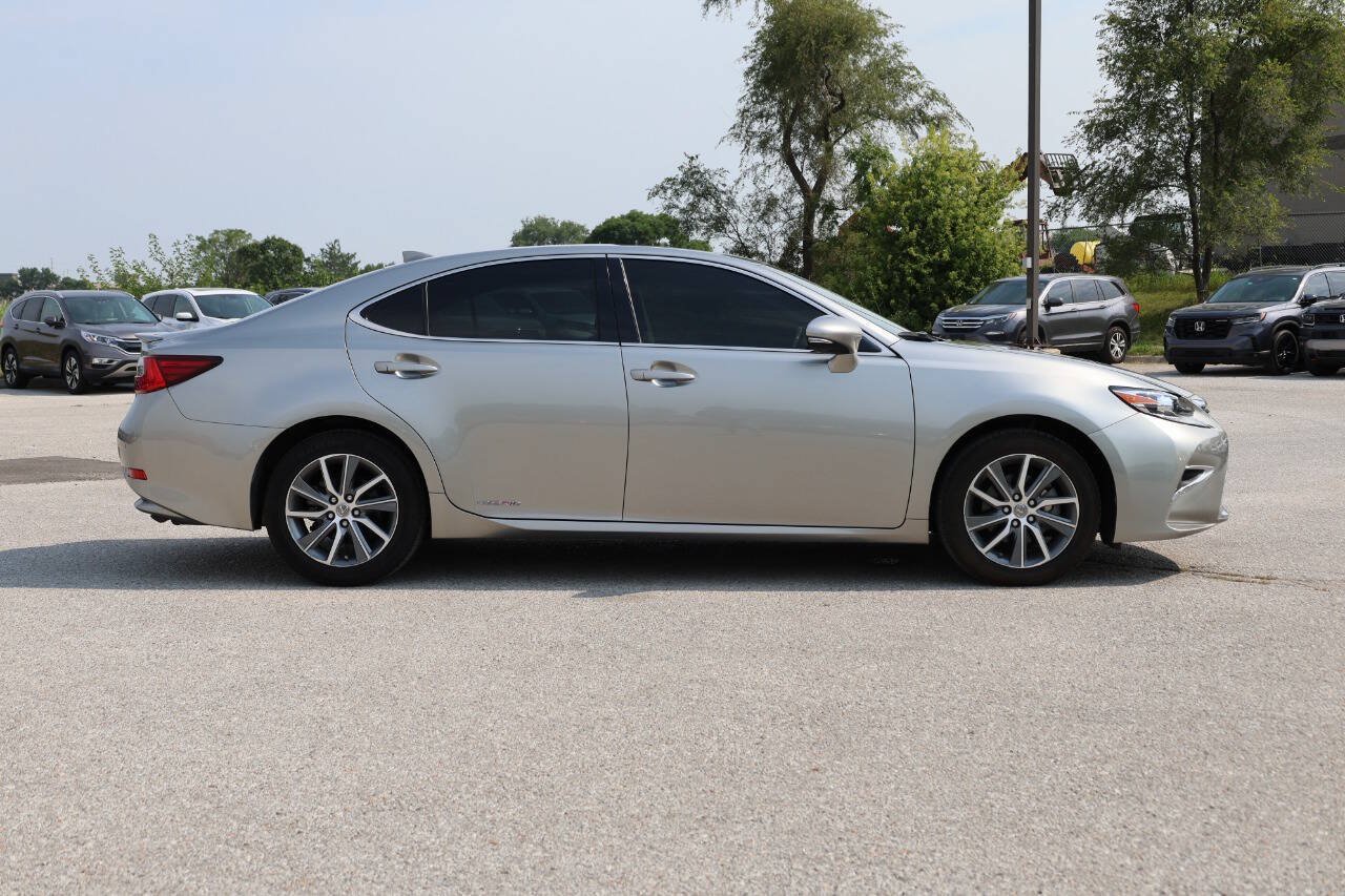 Used 2018 Lexus ES 300h w/ Navigation Package FWD image 7