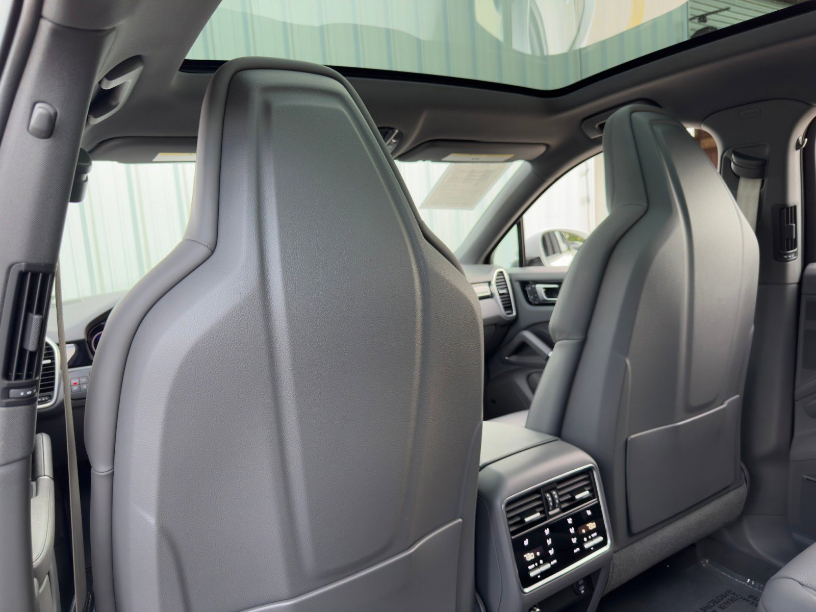 Used 2023 Porsche Cayenne E-Hybrid image 41