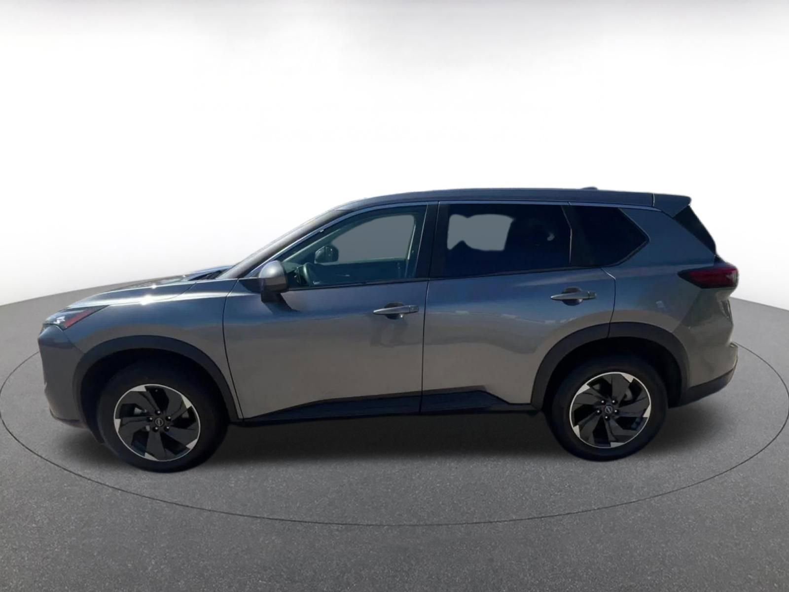 Used 2025 Nissan Rogue SV image 9