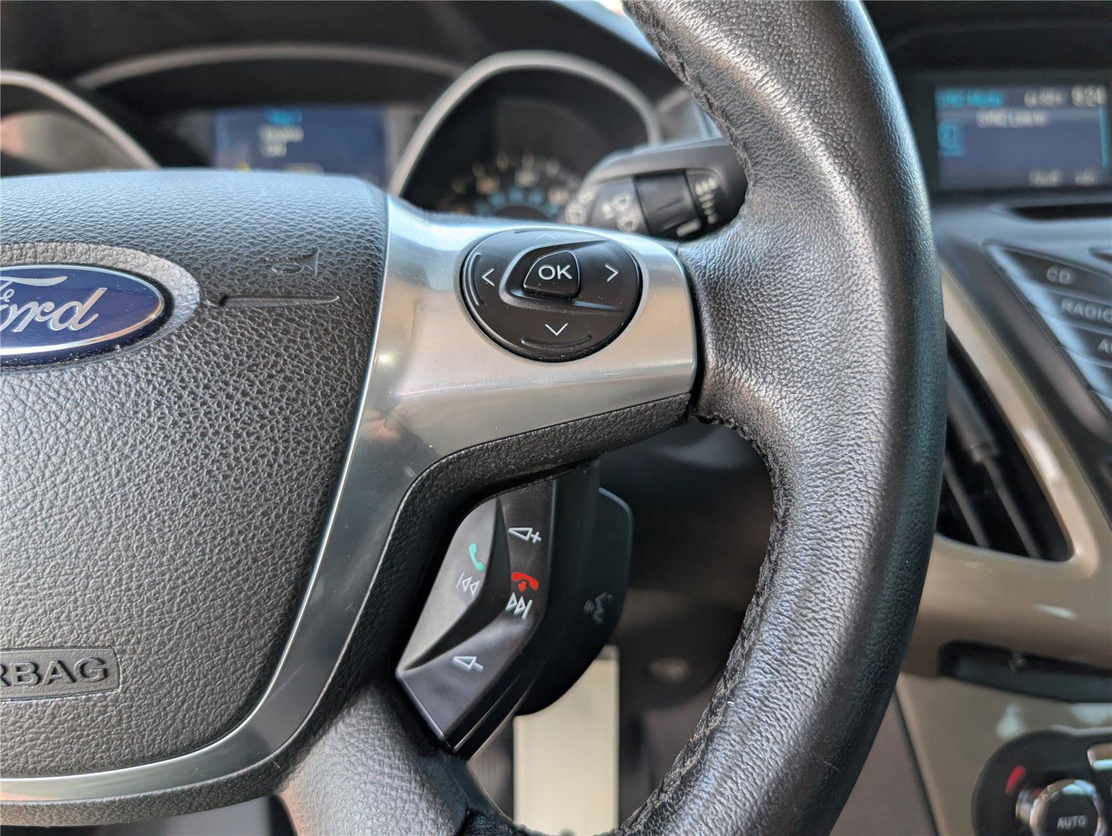Used 2012 Ford Focus SEL FWD image 24