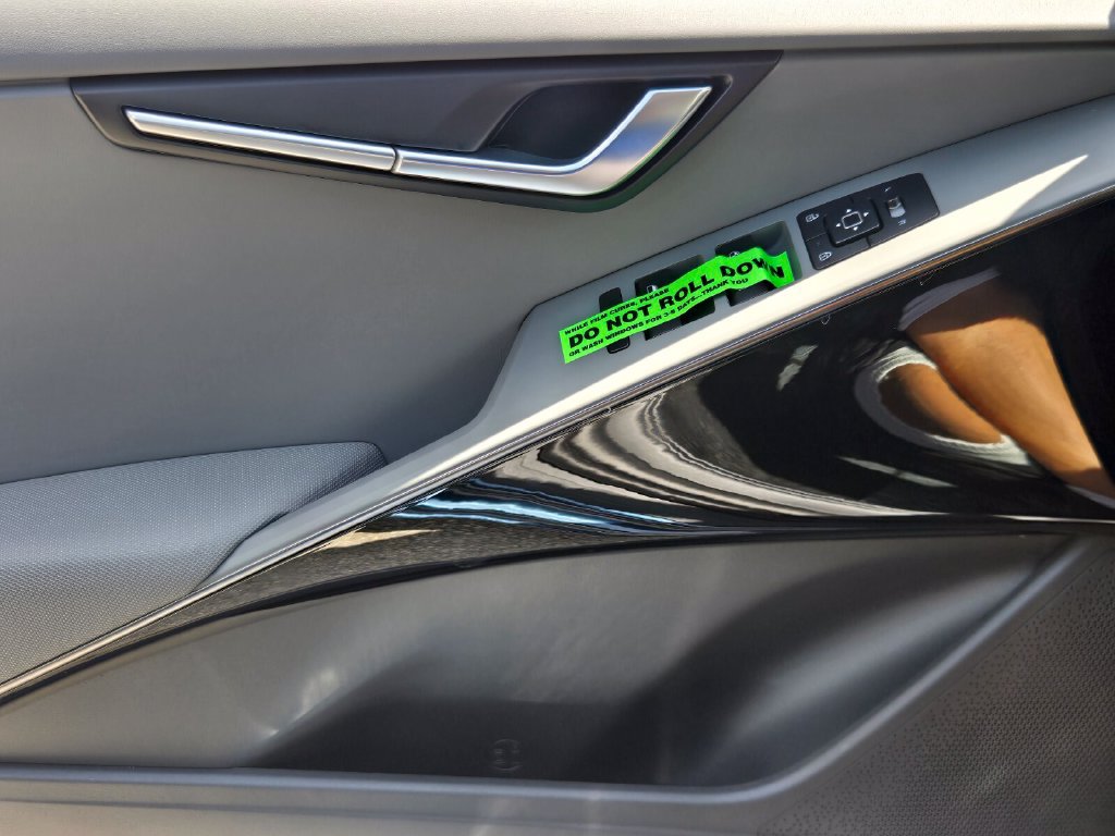 New 2026 Kia Niro EX FWD image 15