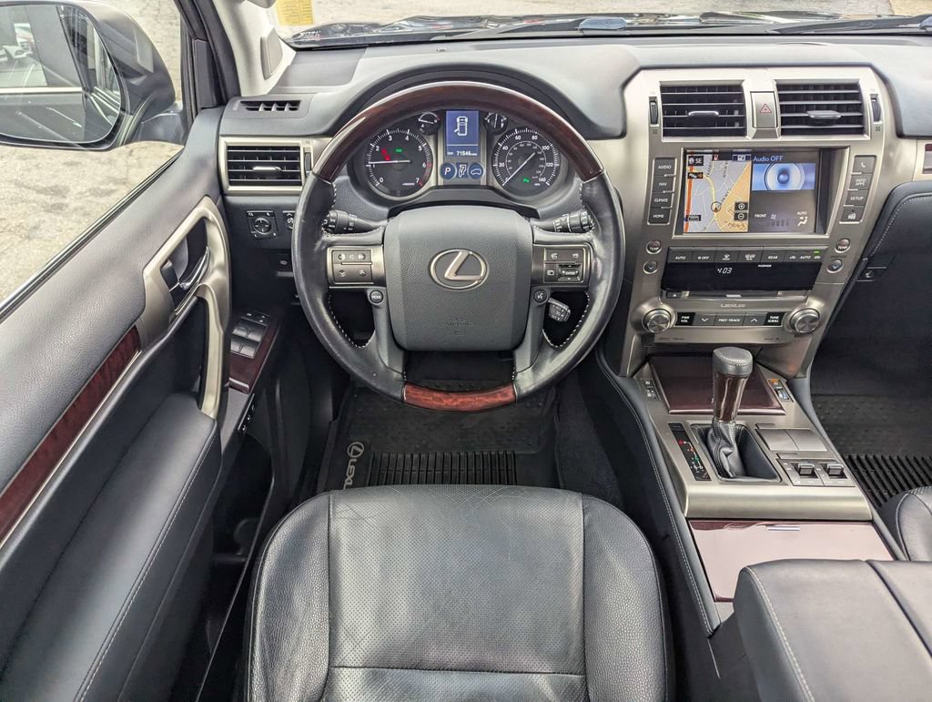 Used 2018 Lexus GX 460 Premium w/ Premium Package AWD/4WD image 16
