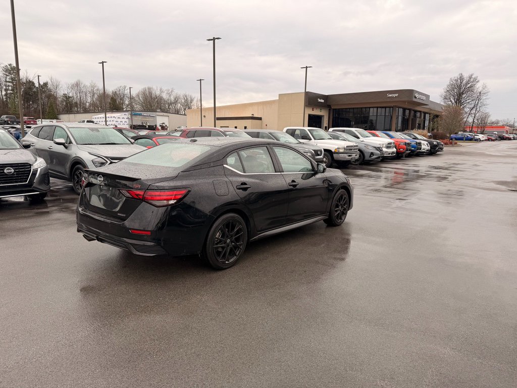 Used 2025 Nissan Sentra SR w/ Midnight Edition image 4