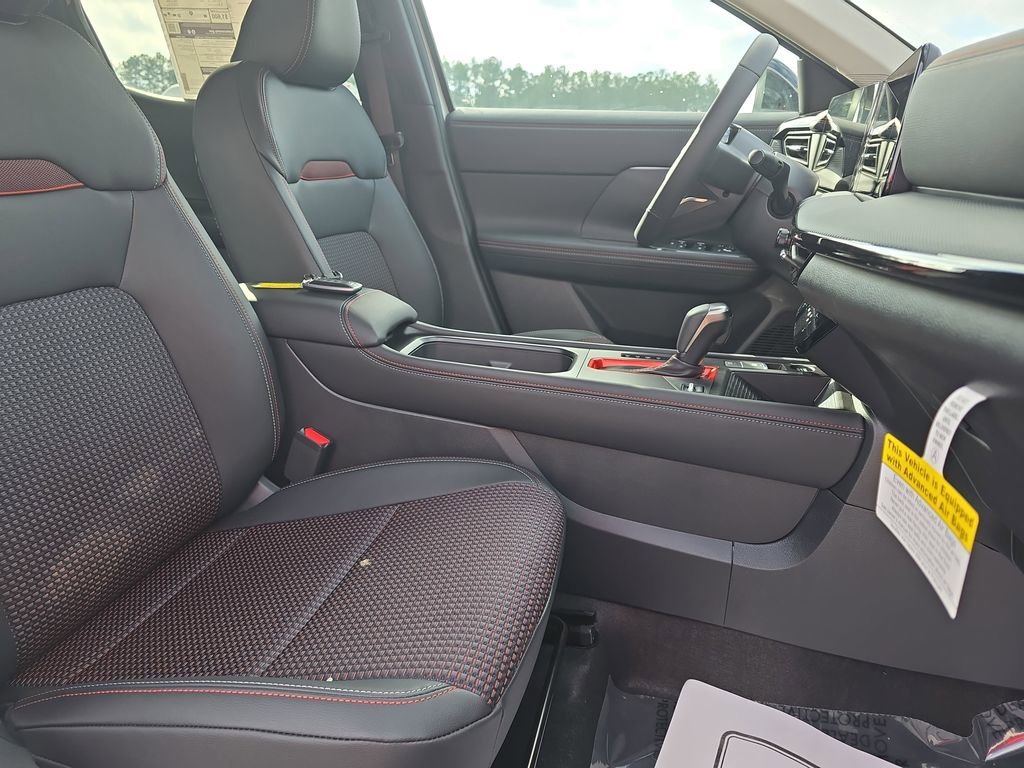 New 2026 Nissan Kicks SR FWD image 14