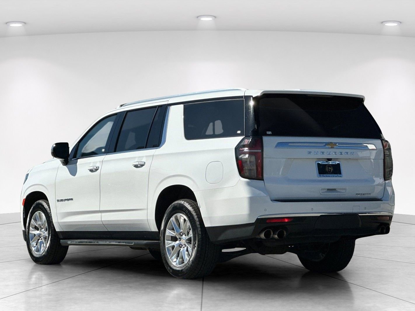 Used 2023 Chevrolet Suburban Premier AWD/4WD image 4