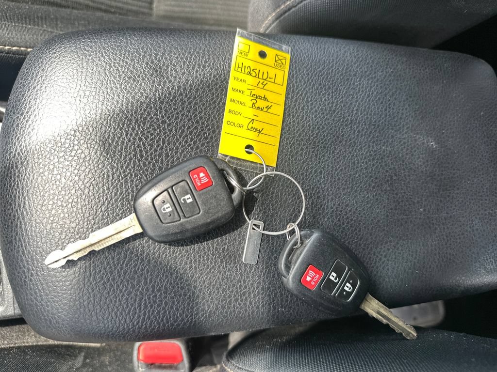 Used 2014 Toyota RAV4 XLE FWD image 18