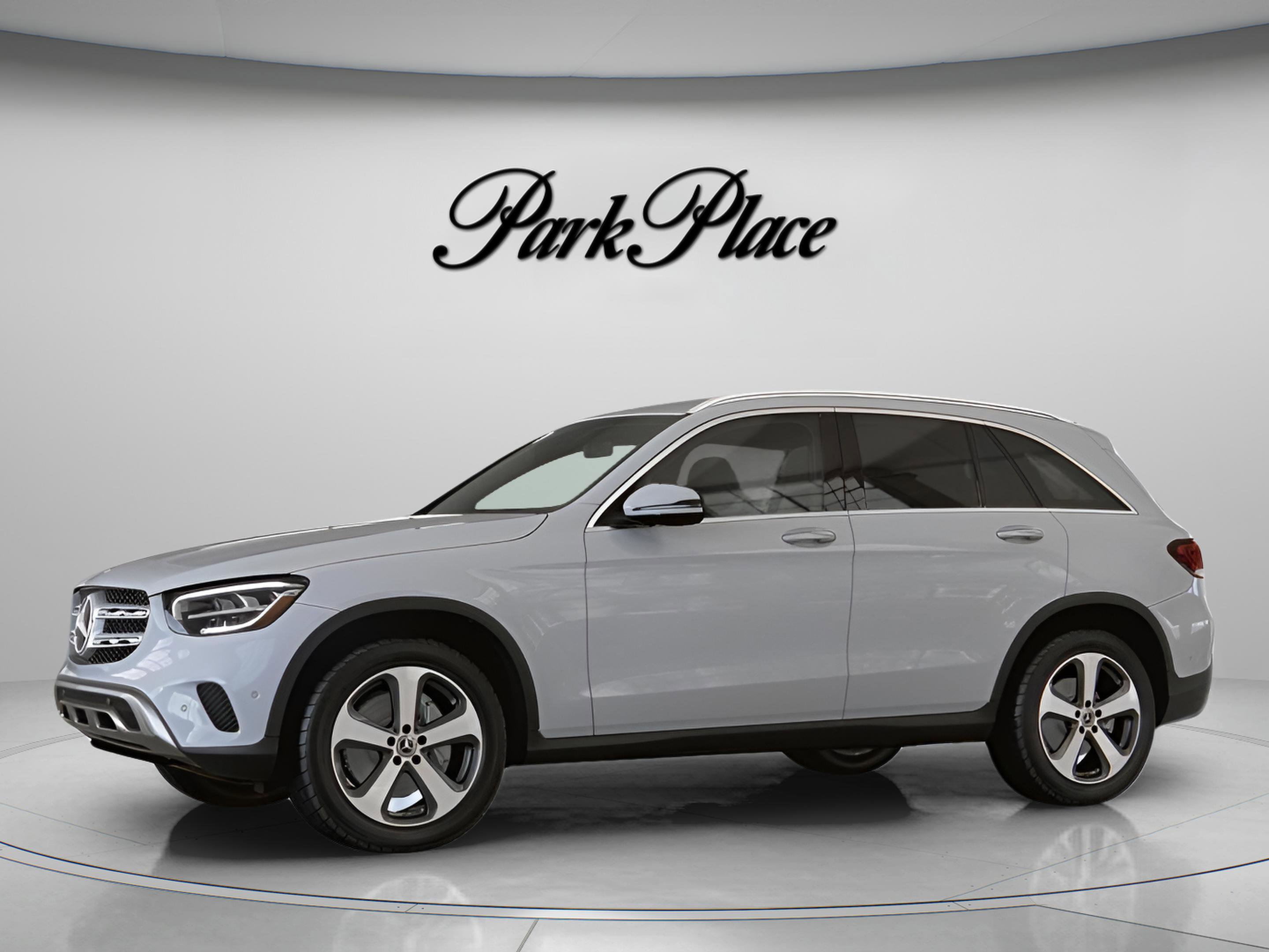 Certified 2022 Mercedes-Benz GLC 300 4MATIC w/ Premium Package Lite image 3