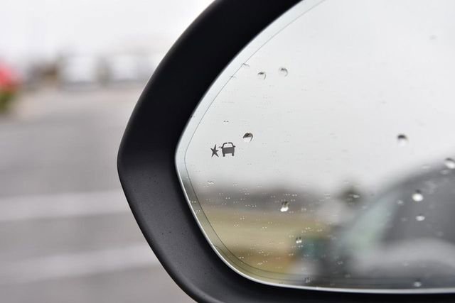 Used 2024 Buick Envision Preferred image 11