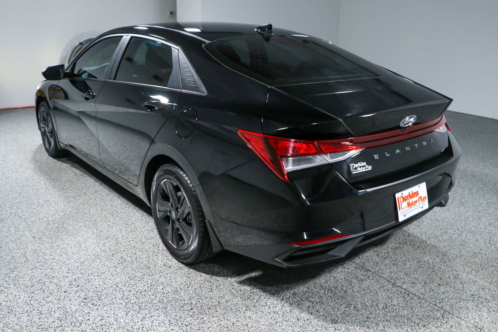 Used 2023 Hyundai Elantra SEL FWD image 9