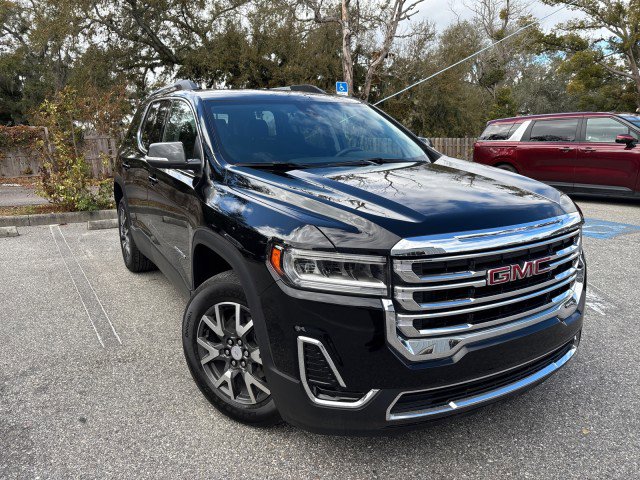 Used 2023 GMC Acadia SLE w/ Driver Convenience Package image 4