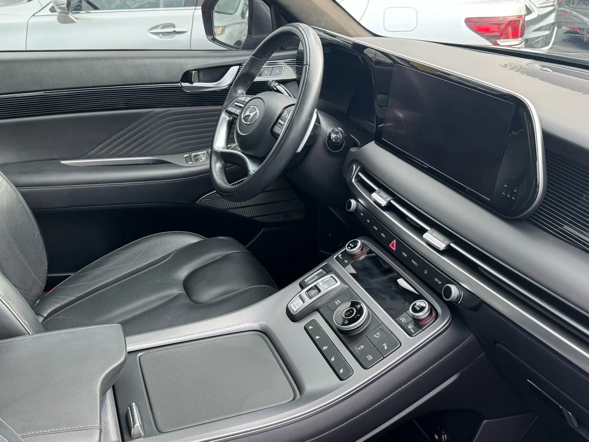 Used 2024 Hyundai Palisade Calligraphy image 23
