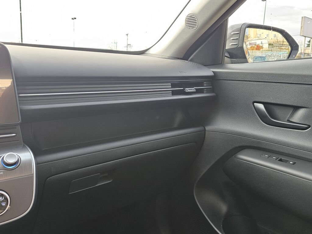 New 2026 Hyundai Kona SE image 21