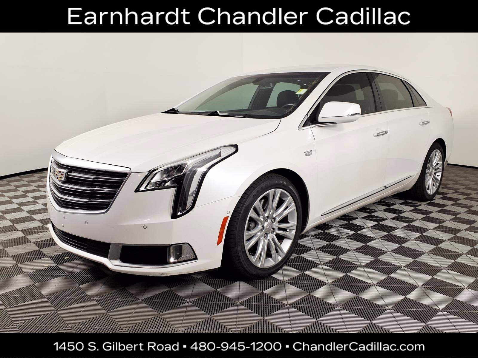 Used 2019 Cadillac XTS Luxury FWD image 1