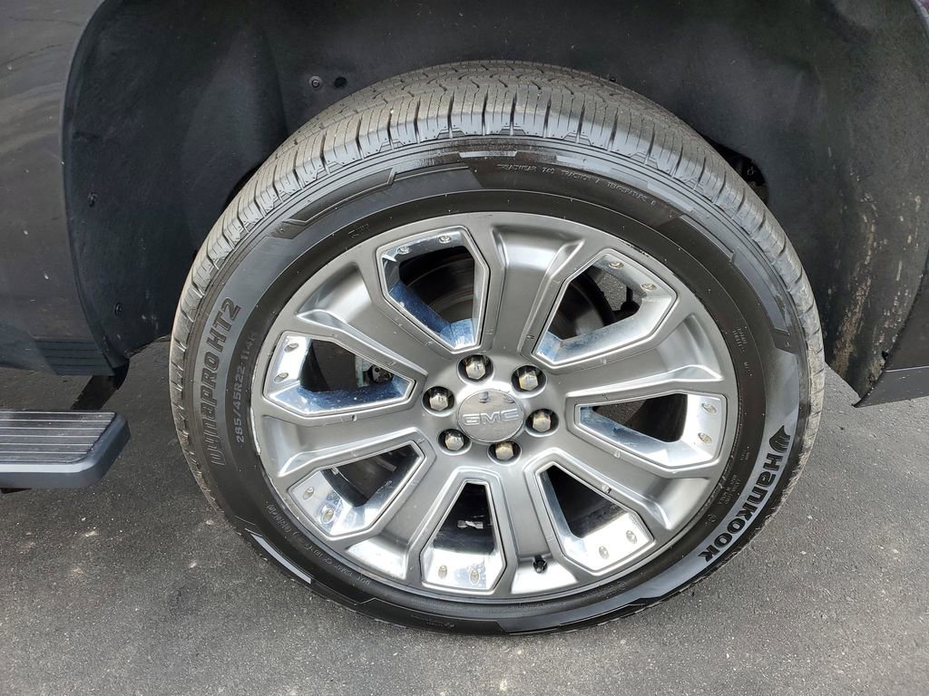 Used 2015 GMC Yukon Denali w/ Premium Package image 39