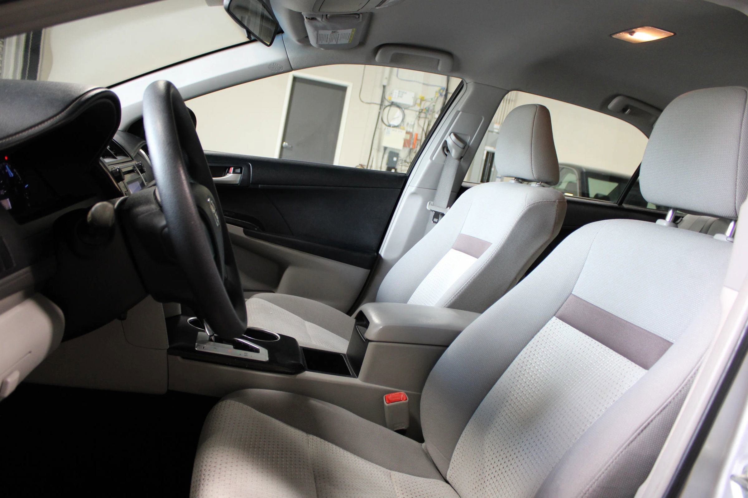 Used 2012 Toyota Camry L FWD image 19