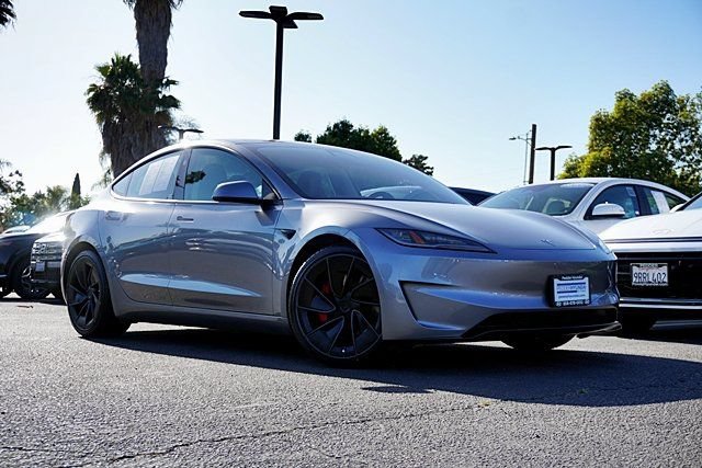 Used 2025 Tesla Model 3 Performance AWD/4WD image 2