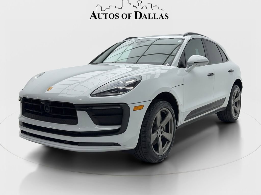Used 2023 Porsche Macan w/ Sport Chrono Package image 3