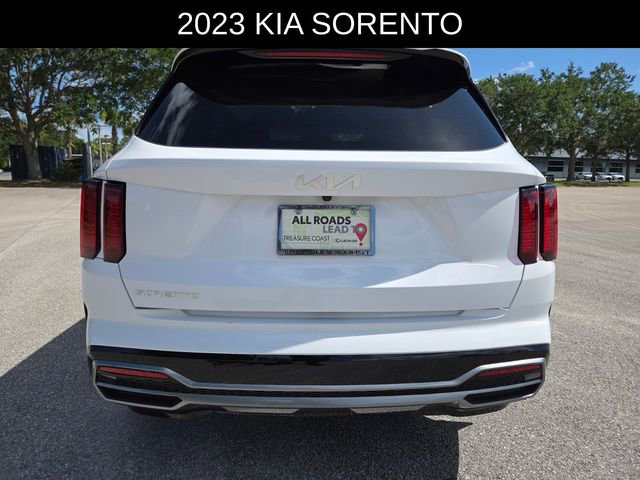Used 2023 Kia Sorento S FWD image 4