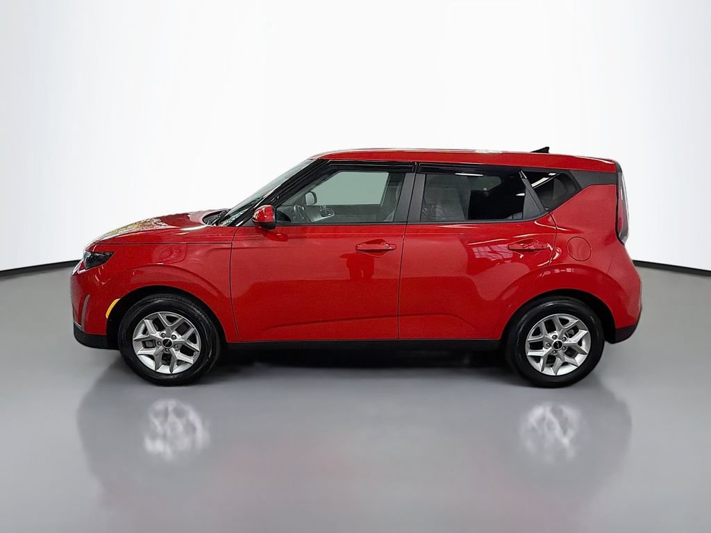 Used 2024 Kia Soul LX w/ Option Group 015 FWD image 7