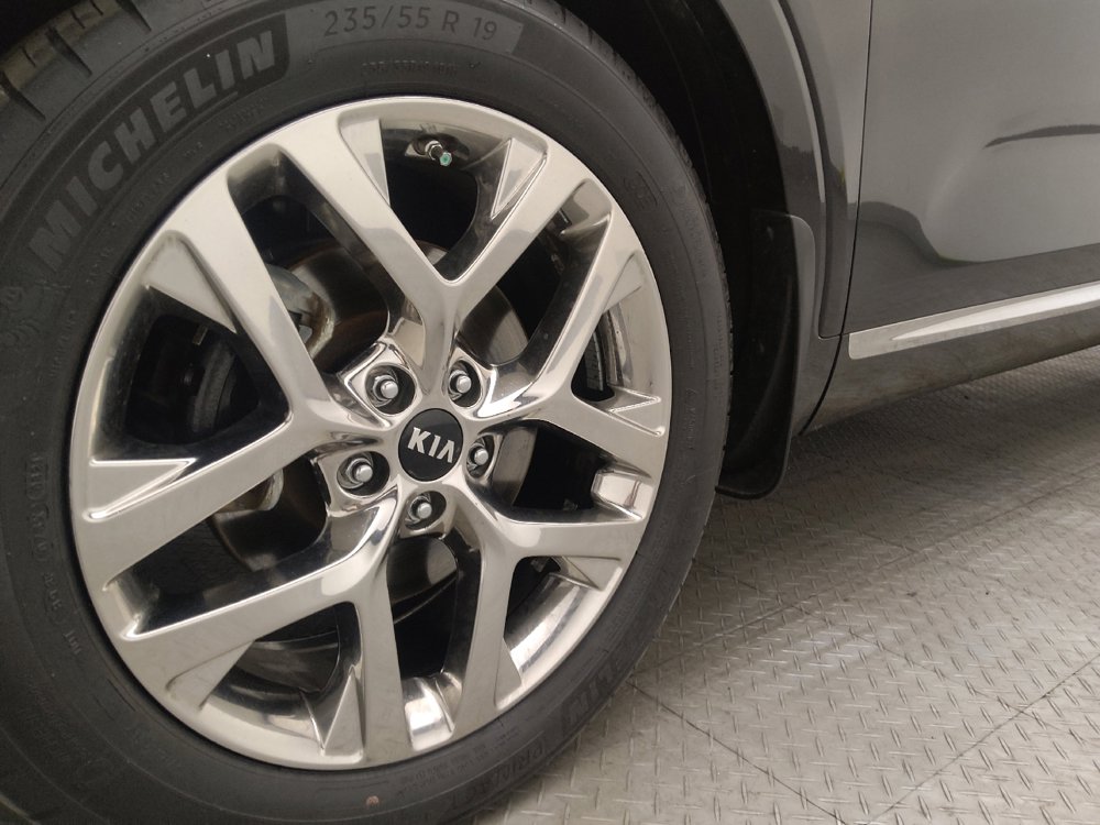 Used 2019 Kia Sorento SX image 31