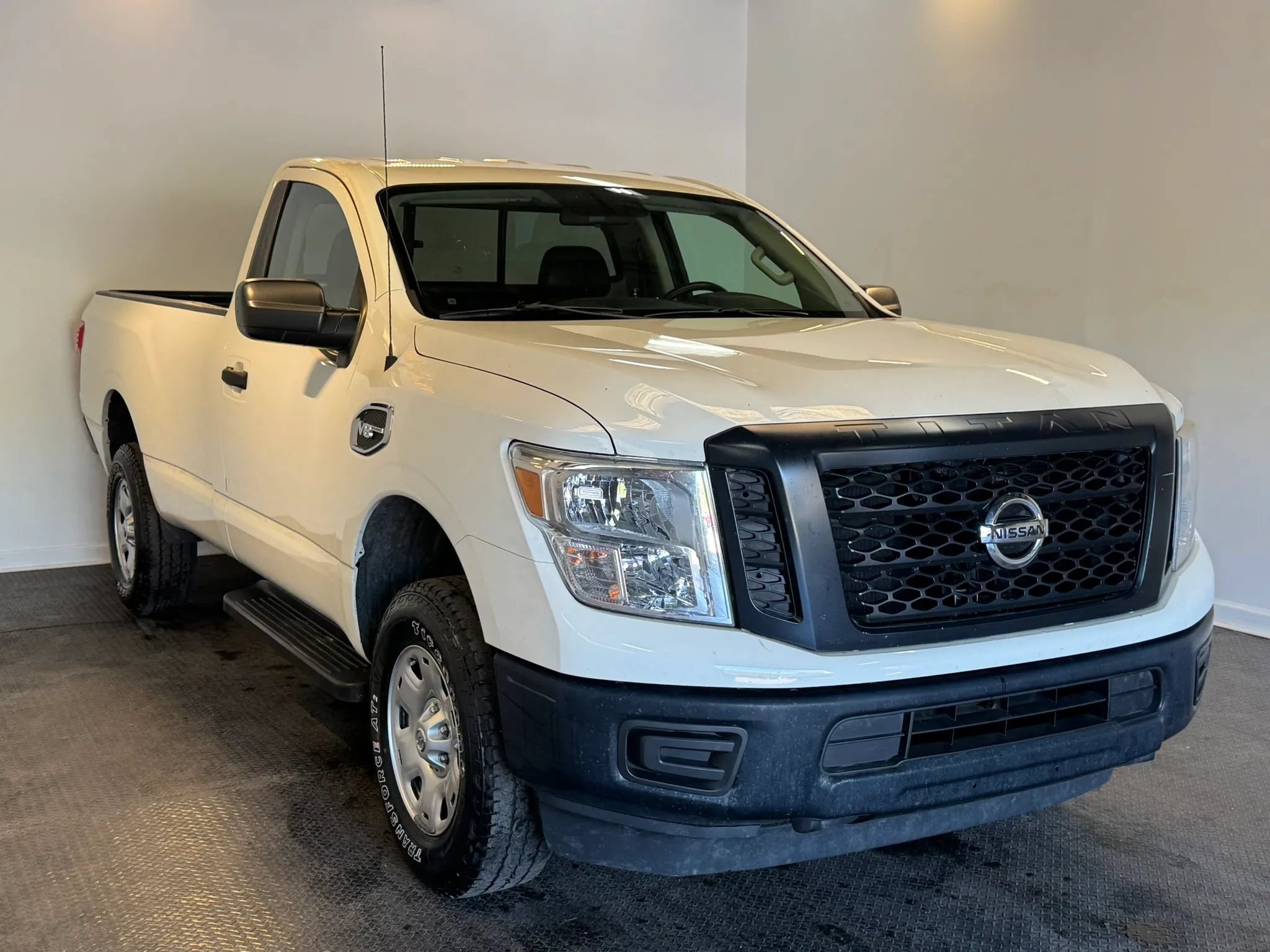 Used 2018 Nissan Titan S AWD/4WD image 3
