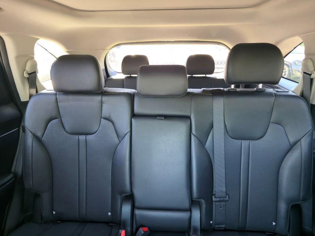 Used 2024 Kia Sorento S w/ Panoramic Sunroof Package FWD image 26